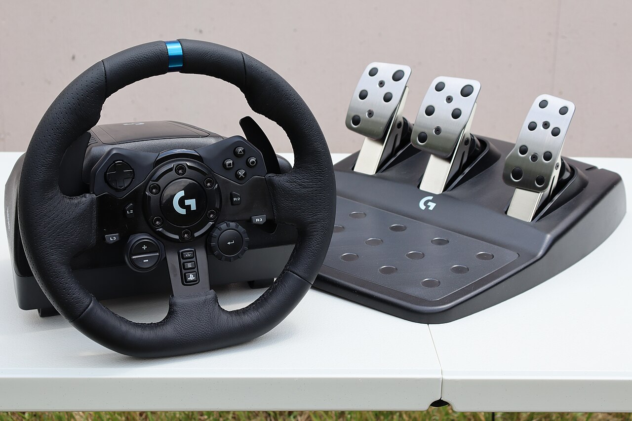 Logitech G923 TRUEFORCE Racing Wheel